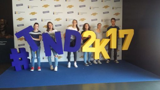 Alessia, Chiara, Micol , Maria, Lucie e Lorenzo