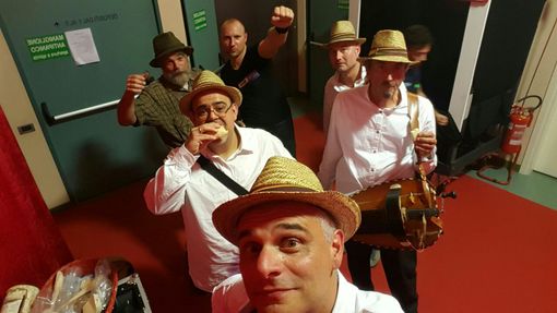 Maurizio Paschetta ed i “Folk Italy” in Tv a “Italia’s Got Talent” Maurizio Paschetta ed i “Folk Italy” in Tv a “Italia’s Got Talent”