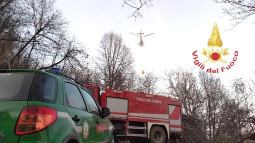 Vasto incendio sulle alture di Costigliole Saluzzo: sul posto vigili del fuoco e Antincendi Boschivi [FOTO]