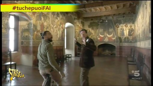Vittorio Brumotti al Castello della Manta: “Uno dei luogi più magici del Fai” Vittorio Brumotti al Castello della Manta: “Uno dei luogi più magici del Fai”