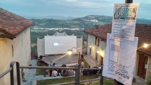 Santa Vittoria d 'Alba dà appuntamento con il cinema all'aperto