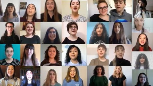 Il coro del Liceo Giolitti-Gandino torna a cantare, ma… a distanza