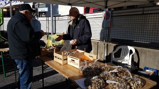 340 ambulanti al mercato della Fiera Fredda a Borgo San Dalmazzo (FOTO)