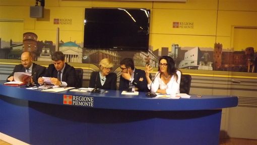 Conferenza Stampa in regione della Festa dei Borghi autentici d'Italia al va da giovedì a Saluzzo. Da sinistra l'assessore alla cultura Roberto Pignatta, il presidente del BAi e sindaco di Melpignano Ivan Stomeo, l'assessore regionale alla Cultura Antonella Parigi, il sindaco Mauro Calderoni, l'assessore alla promozione del territorio Attilia Gullino Conferenza Stampa in regione della Festa dei Borghi autentici d'Italia al va da giovedì a Saluzzo. Da sinistra l'assessore alla cultura Roberto Pignatta, il presidente del BAi e sindaco di Melpignano Ivan Stomeo, l'assessore regionale alla Cultura Antonella Parigi, il sindaco Mauro Calderoni, l'assessore alla promozione del territorio Attilia Gullino