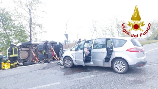 Frontale tra due veicoli a Ruffia: intervento dell'elisoccorso, due feriti