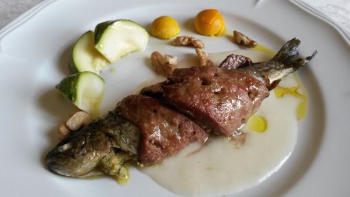 Questa sera a Cherasco il mitico Chef Walter Eynard assieme a Riccardo Moia e Ferruccio Rivolta rivoluziona la cena proponendo i piatti del "Manifesto della cucina futurista" Questa sera a Cherasco il mitico Chef Walter Eynard assieme a Riccardo Moia e Ferruccio Rivolta rivoluziona la cena proponendo i piatti del "Manifesto della cucina futurista"