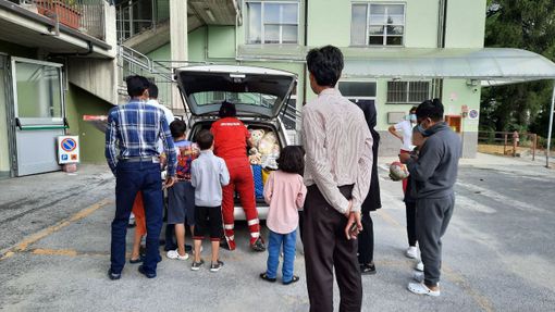 Alla Croce Rossa di Borgo San Dalmazzo servono volontari per sistemare il materiale donato da tanti cuneesi Alla Croce Rossa di Borgo San Dalmazzo servono volontari per sistemare il materiale donato da tanti cuneesi