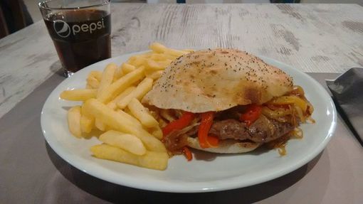 Tutto il gusto del "PrositBurger" (e non solo) lo trovi solo a Roccasparvera! Tutto il gusto del "PrositBurger" (e non solo) lo trovi solo a Roccasparvera!