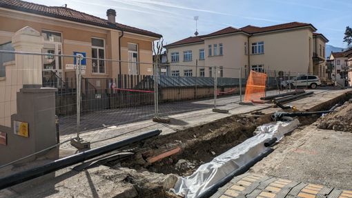 Borgo San Dalmazzo, dagli scavi di via Avena emerge un muro antico, forse di età medievale