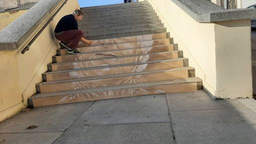 L’omaggio a Liliana Segre dell’artista braidese Giovanni Botta (FOTO GALLERY)