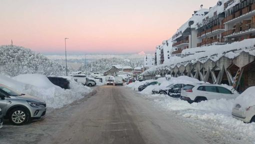 Boom di presenze sulla neve a Frabosa Sottana, traffico intenso ma nessun incidente. Numeri record per il turismo a Prato Nevoso e Artesina