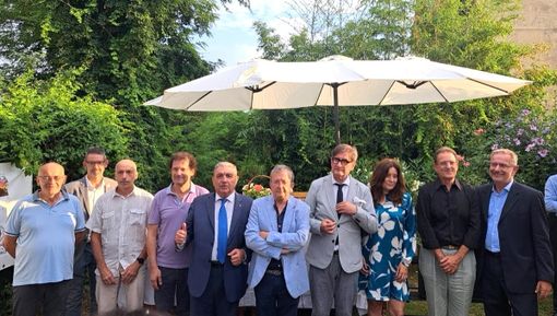 Foto di gruppo alla cerimonia di consegna dei premi Foto di gruppo alla cerimonia di consegna dei premi