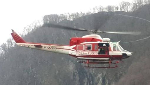 Acceglio: intervento dell'elisoccorso per mettere in salvo un cane bloccato in una zona impervia