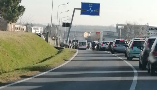 Sanfrè, ciclista finisce a terra lungo la Provinciale 661 al confine con Sommariva del Bosco Sanfrè, ciclista finisce a terra lungo la Provinciale 661 al confine con Sommariva del Bosco