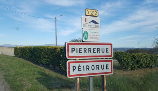 Anche da Pierrerue si legge Targatocn... e tu? Anche da Pierrerue si legge Targatocn... e tu?