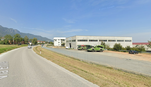 La provinciale 28 all'altezza della Pezzolato spa, dove è avvenuto l'incidente La provinciale 28 all'altezza della Pezzolato spa, dove è avvenuto l'incidente