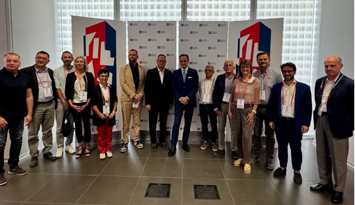 Le Acli Provinciali Cuneesi ricevute in Regione dal Presidente Alberto Cirio e dal vice presidente del Consiglio Regionale Francesco Graglia Le Acli Provinciali Cuneesi ricevute in Regione dal Presidente Alberto Cirio e dal vice presidente del Consiglio Regionale Francesco Graglia