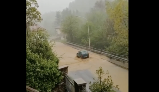 Allagamenti e smottamenti nel Monregalese, a Lurisia strada invasa da detriti e fango [VIDEO]