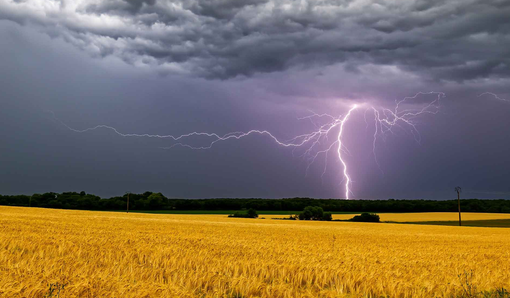 Meteo: si conclude la fase canicolare, ondata di piogge e temporali in serata Meteo: si conclude la fase canicolare, ondata di piogge e temporali in serata