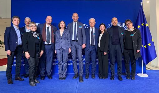 La delegazione cheraschese in visita al Parlamento Europeo dove ha incontrato l'On. Gianna Gancia