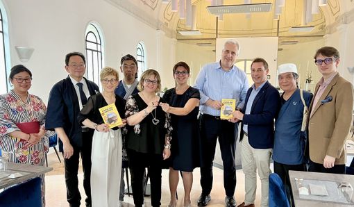 Apericena al buio per presentare l'audiolibro dell'ultimo romanzo di Gian Maria Aliberti Gerbotto Apericena al buio per presentare l'audiolibro dell'ultimo romanzo di Gian Maria Aliberti Gerbotto