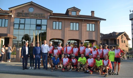 Il gruppo alla partenza (foto di Luciano Cravero)