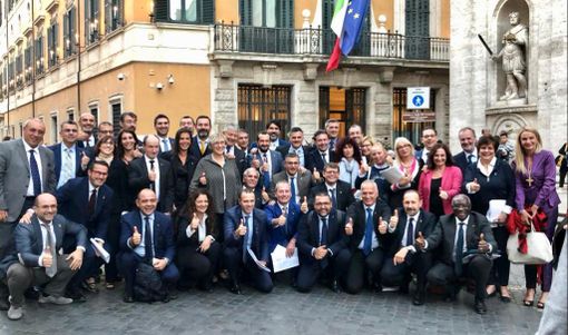 Ue, Lega: "Bene voto unanime a nostra risoluzione, governo difenda agricoltori" Ue, Lega: "Bene voto unanime a nostra risoluzione, governo difenda agricoltori"