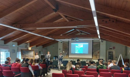 Gli studenti dell'IIS Denina in visita alla sede BPER Banca di Saluzzo