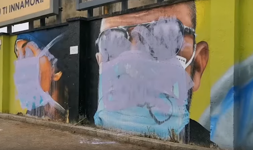 Il murale dedicato agli operatori sanitari, deturpato