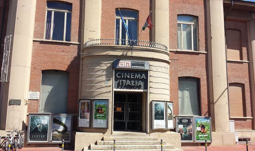 L'ingresso del cinema Multisala Italia