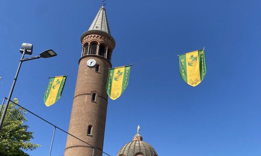 Enzo Mastrangelo firmerà il drappo del Palio e Alba “indosserà” i colori dei suoi Borghi