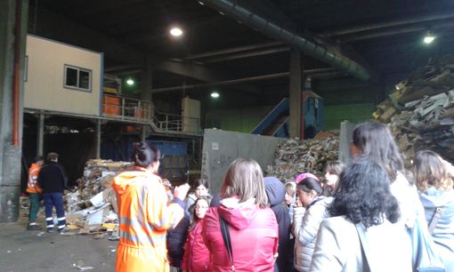 Cervasca: giornata “Ricicloaperto” per gli alunni della Primaria in visita all’impianto di smaltimento di Borgo San Dalmazzo Cervasca: giornata “Ricicloaperto” per gli alunni della Primaria in visita all’impianto di smaltimento di Borgo San Dalmazzo