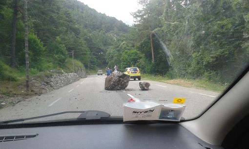 Tunnel di Tenda chiuso per una frana in territorio francese Tunnel di Tenda chiuso per una frana in territorio francese