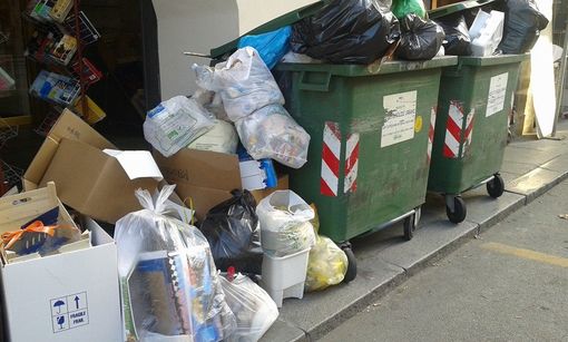 Cassonetti a Dronero stamattina