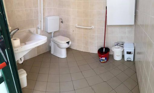 "Ho pulito i bagni pubblici del parco cittadino": con un post provocatorio il sindaco di Fossano augura a tutti un buon 2019