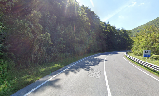 Foto da Google maps del chilometro 101 della SS 20, quello interessato dagli eventuali distacchi
