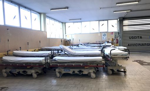 Barelle al Pronto Soccorso dell'ospedale "Santa Croce" di Cuneo Barelle al Pronto Soccorso dell'ospedale "Santa Croce" di Cuneo