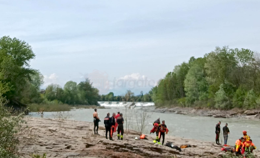 Le ricerche di Ngom Abdou, 14enne di Bra, sono state sospese: riprenderanno domattina Le ricerche di Ngom Abdou, 14enne di Bra, sono state sospese: riprenderanno domattina