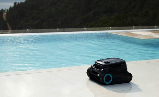Robot Piscina: come funziona e perché è diventato essenziale per la cura della tua vasca