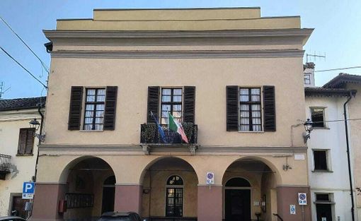 Il municipio di Piasco Il municipio di Piasco