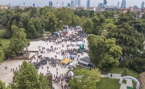 Adunata nazionale degli Alpini, a Milano è il giorno della sfilata: migliata di persone alla Cittadella Adunata nazionale degli Alpini, a Milano è il giorno della sfilata: migliata di persone alla Cittadella