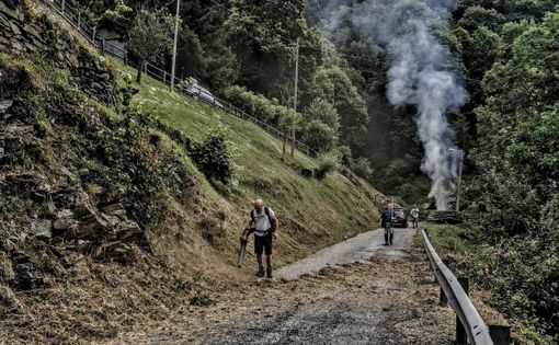 I residenti delle Ferrere al lavoro