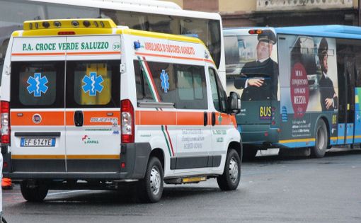 Sono gravi le condizioni della donna investita da un’auto davanti alla stazione dei pullman di Saluzzo