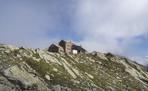 Il rifugio Quintino Sella al Monviso