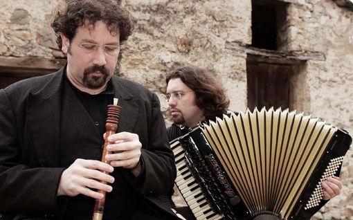 Il duo Valla Scurati in concerto a Robilante: protagonista la musica popolare dell’Appennino