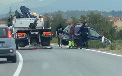 Incidente sulla "bovesana": un'automobile fuori strada