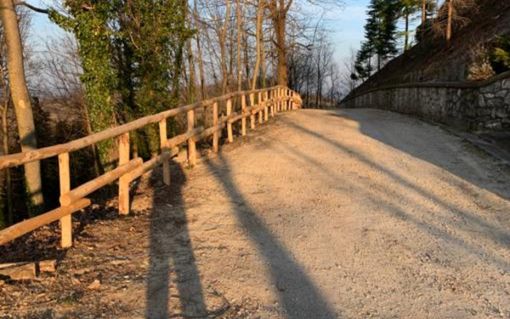 Mombasiglio: ultimato il rifacimento della staccionata in frazione Villa