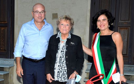 Dacia Maraini col sindaco di Verduno Marta Giovannini e il giornalista e scrittore Aldo Cazzullo