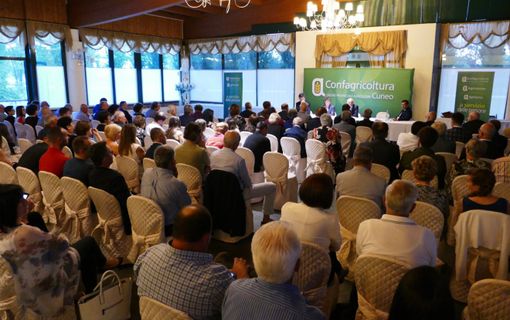 Un'assemblea di Confagricoltura Cuneo Un'assemblea di Confagricoltura Cuneo