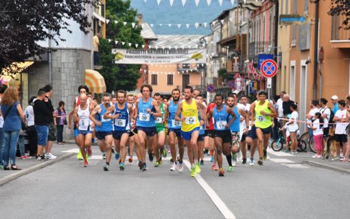 La partenza della "Strapaesana" 2014